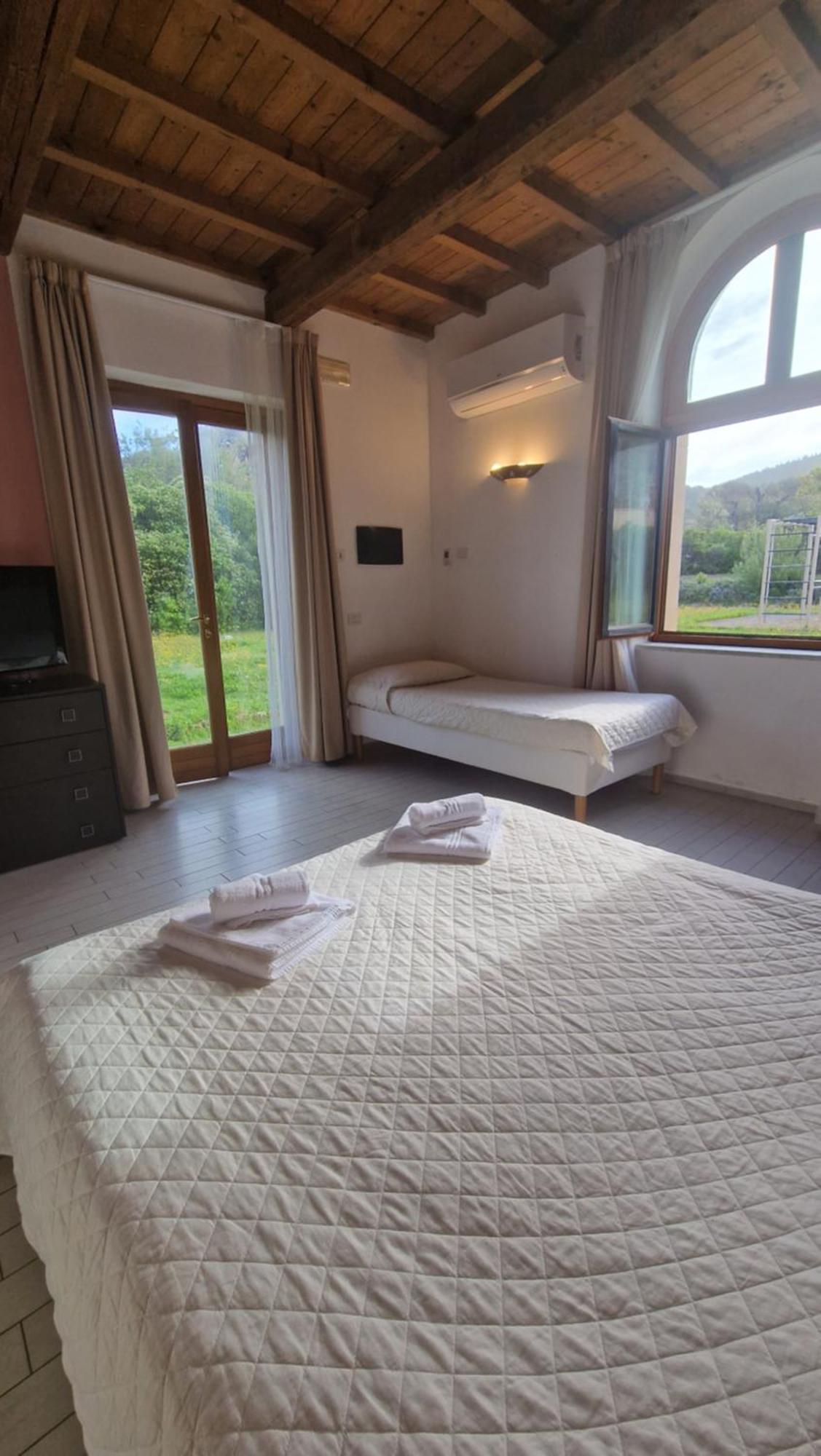 Aparthotel Cala Dei Mori Livorno Exteriér fotografie