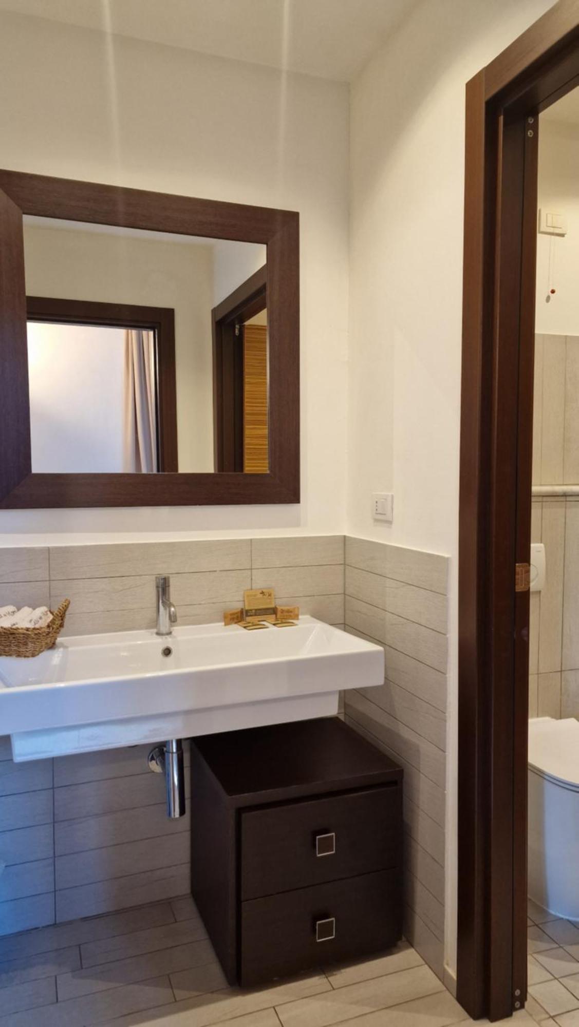 Aparthotel Cala Dei Mori Livorno Exteriér fotografie