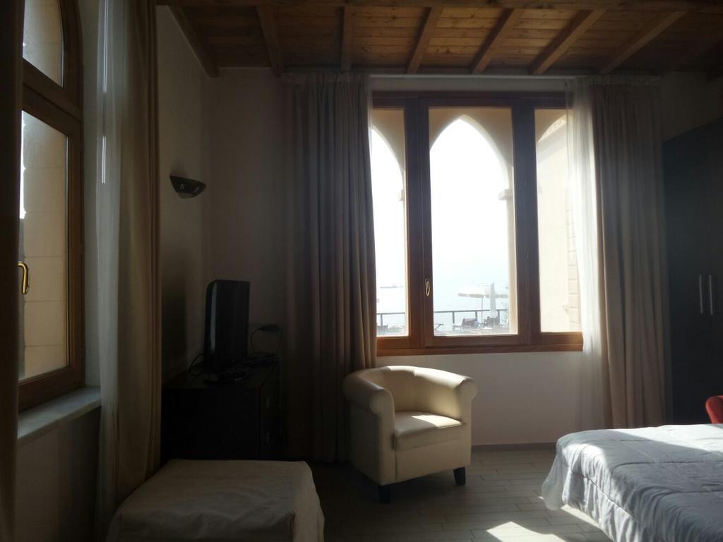 Aparthotel Cala Dei Mori Livorno Exteriér fotografie